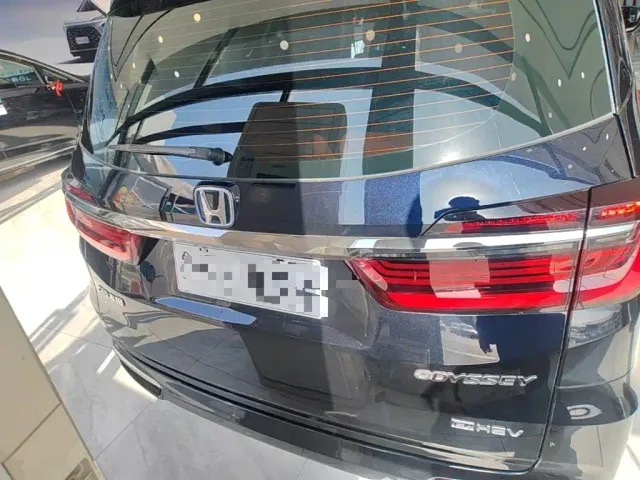 Honda Odyssey — Фото автомобиля 5