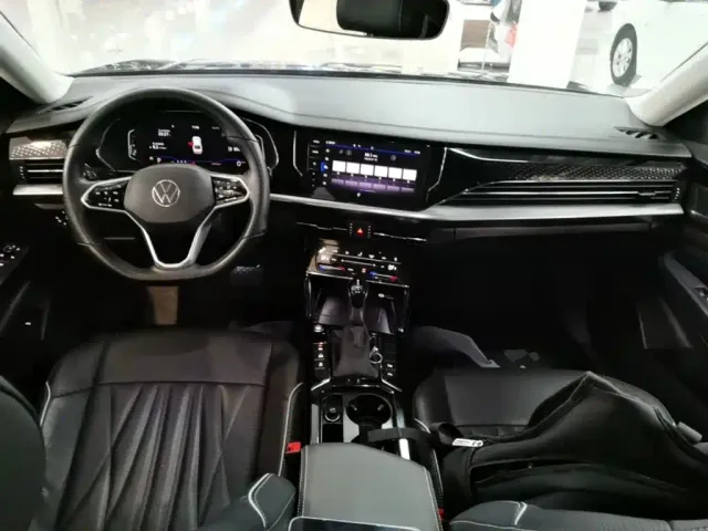 Volkswagen Passat — Фото автомобиля 9