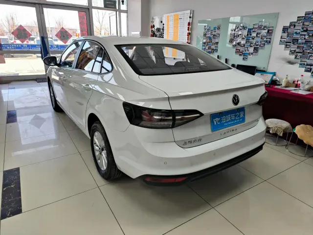 Volkswagen Lavida — Фото автомобиля 6