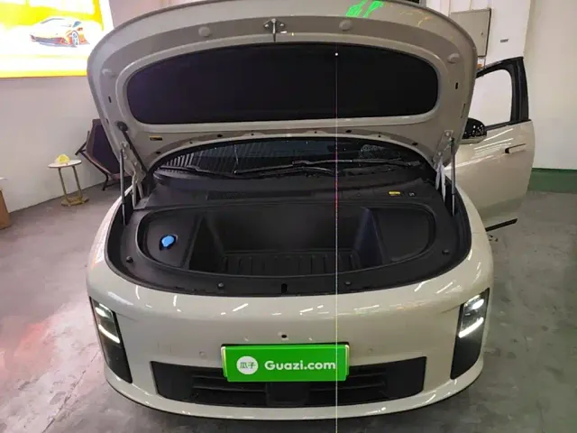 Li Auto Li Auto i6 2025 2WD Base Model — Фото автомобиля 19