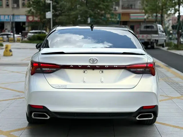 Toyota Avalon — Фото автомобиля 9
