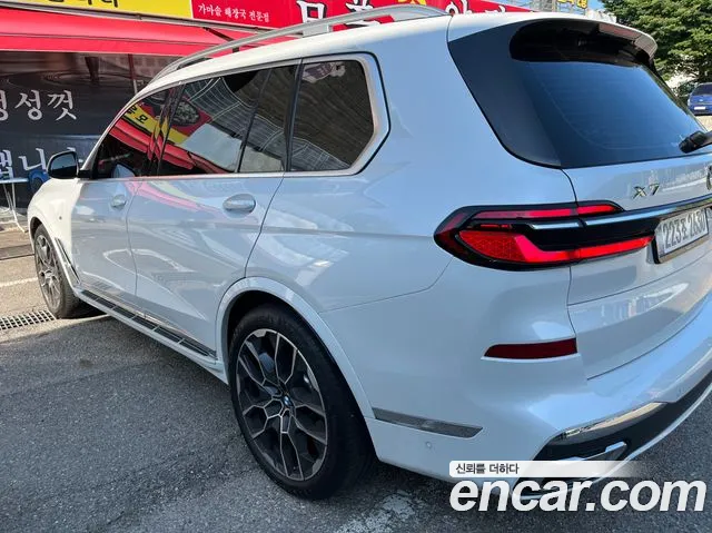 BMW X7 — Фото автомобиля 2