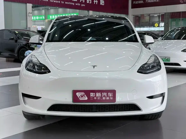 Tesla Model Y — Фото автомобиля 4