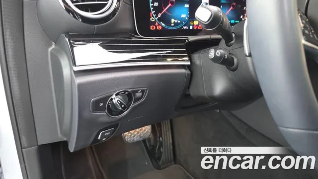 Mercedes-Benz E-Class — Фото автомобиля 25