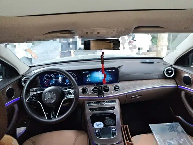 Mercedes-Benz E-Class — Фото автомобиля 5