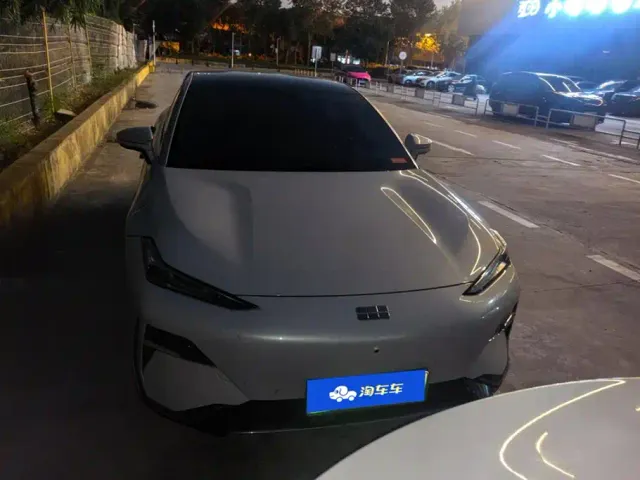 Geely Galaxy E8 — Фото автомобиля 2