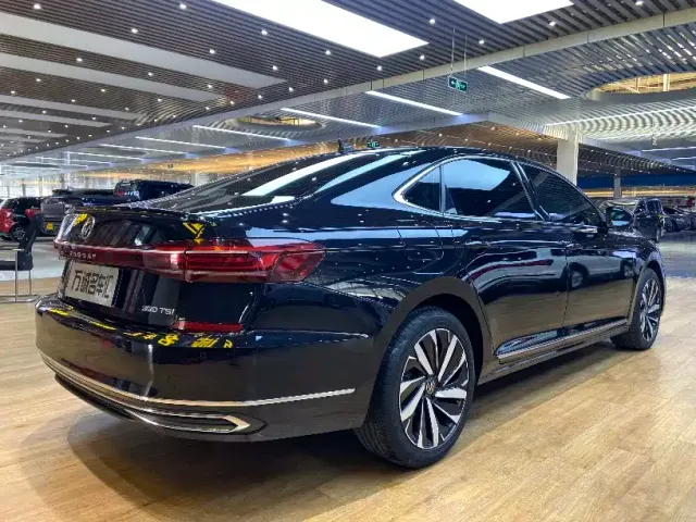 Volkswagen Passat — Фото автомобиля 19
