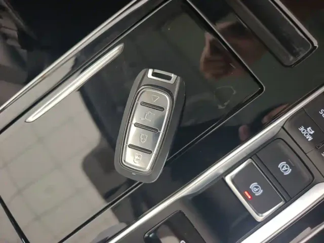Roewe i6 MAX EV — Фото автомобиля 8