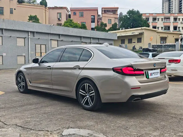 BMW 5 Series — Фото автомобиля 18
