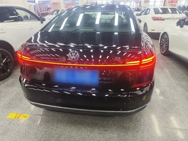 Volkswagen Passat — Фото автомобиля 5