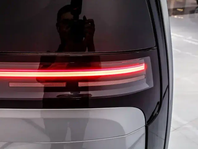 Li Auto MEGA — Фото автомобиля 30