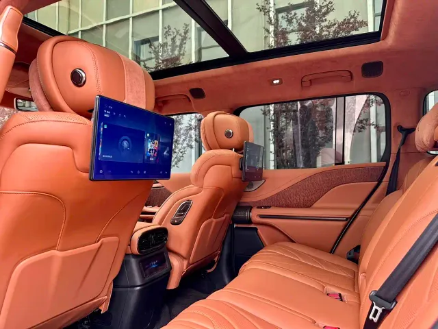 BYD U8 — Фото автомобиля 10
