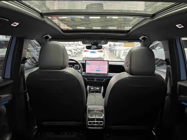 Volkswagen Tiguan L — Фото автомобиля 17