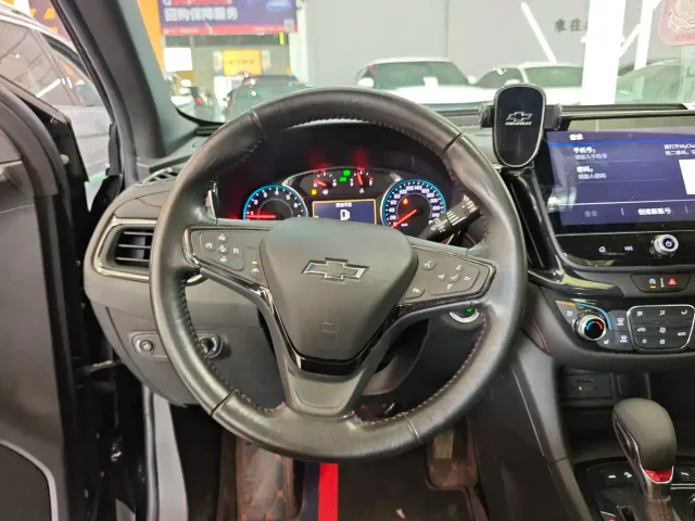 Chevrolet Equinox — Фото автомобиля 12