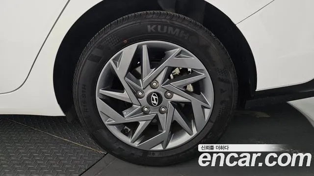 Hyundai Avante CN7 — Фото автомобиля 21