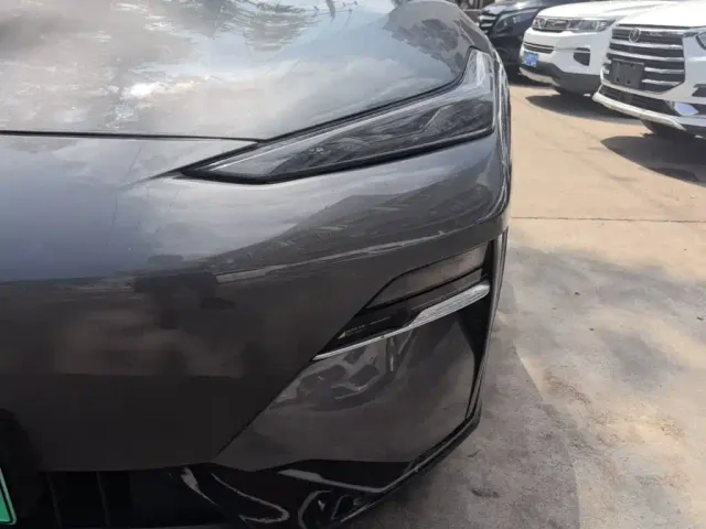 Geely Galaxy E8 — Фото автомобиля 18