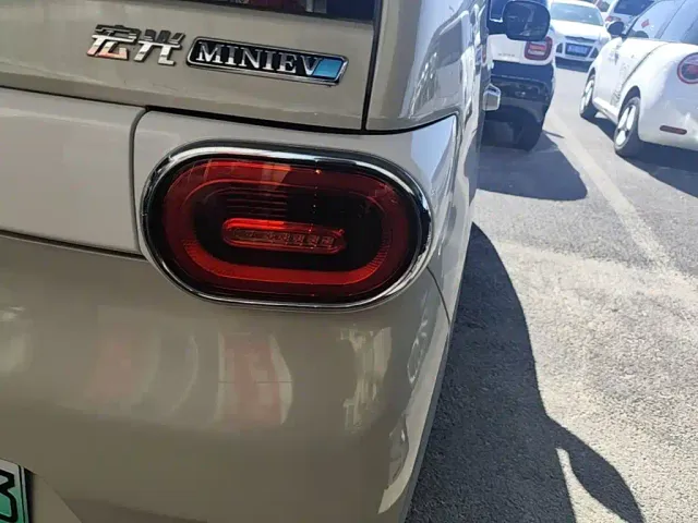 Wuling Hongguang Mini EV — Фото автомобиля 7