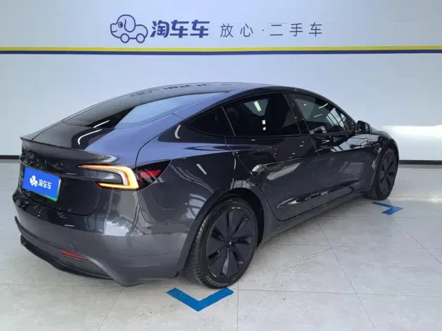 Tesla Model 3 — Фото автомобиля 3