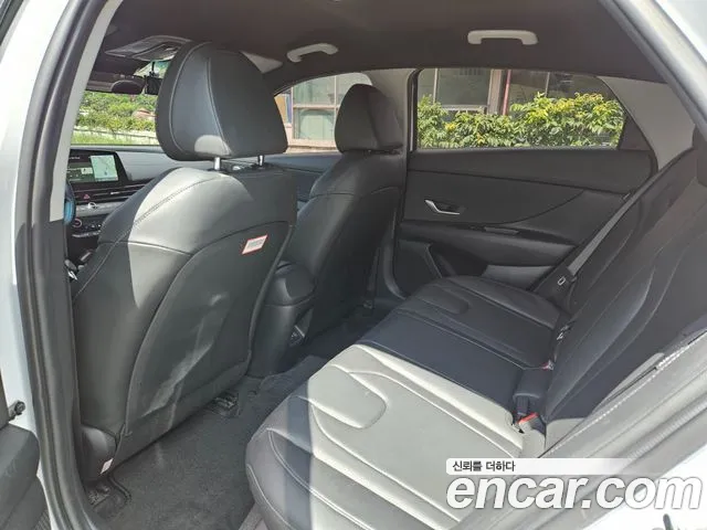 Hyundai Avante CN7 — Фото автомобиля 12
