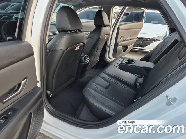 Hyundai AVANTE Avante (CN7) — Фото автомобиля 10