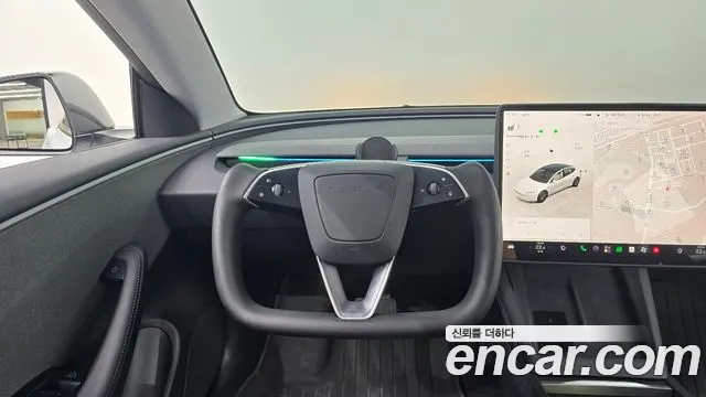 Tesla Model 3 — Фото автомобиля 18