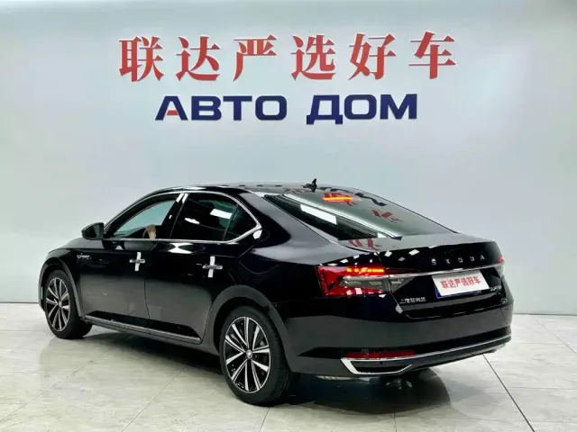 Skoda Superb — Фото автомобиля 4