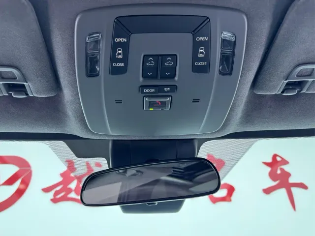 Toyota Sienna — Фото автомобиля 13