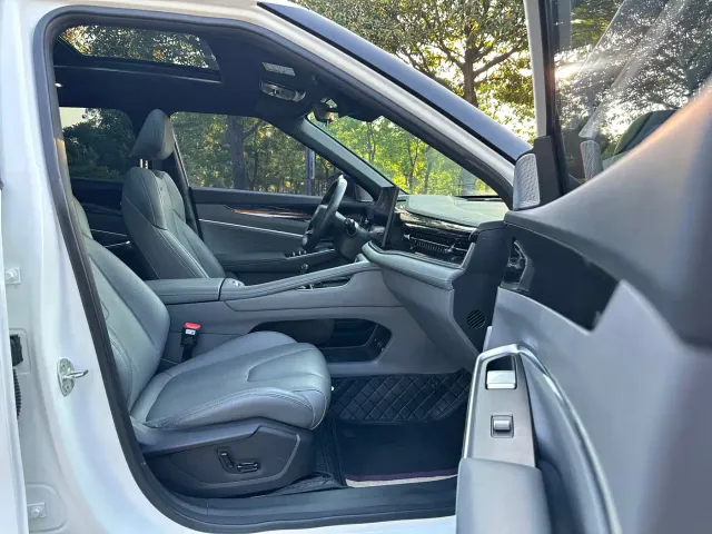 Geely Boyue — Фото автомобиля 12