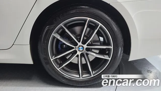 BMW 5 Series G30 — Фото автомобиля 6