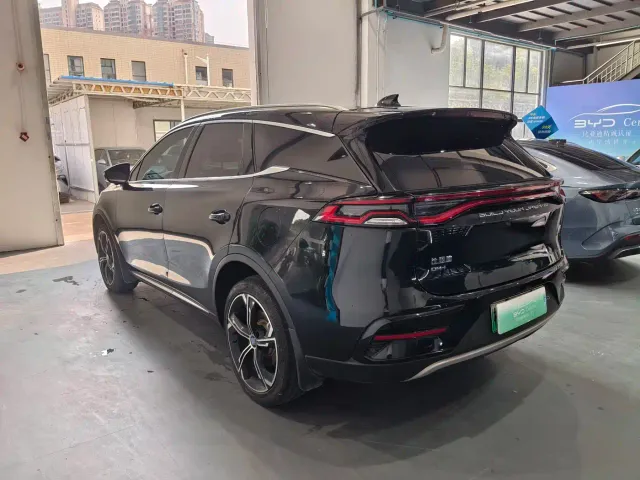 BYD Tang — Фото автомобиля 4