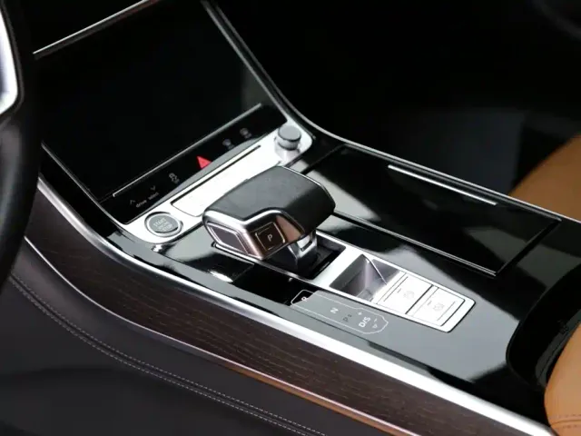 Audi A8 — Фото автомобиля 14