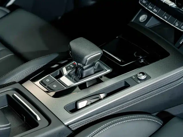Audi Q5L — Фото автомобиля 18