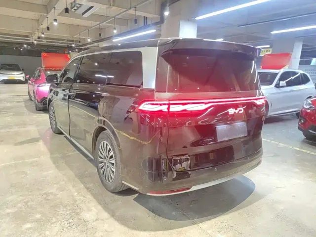 BYD Xia — Фото автомобиля 4