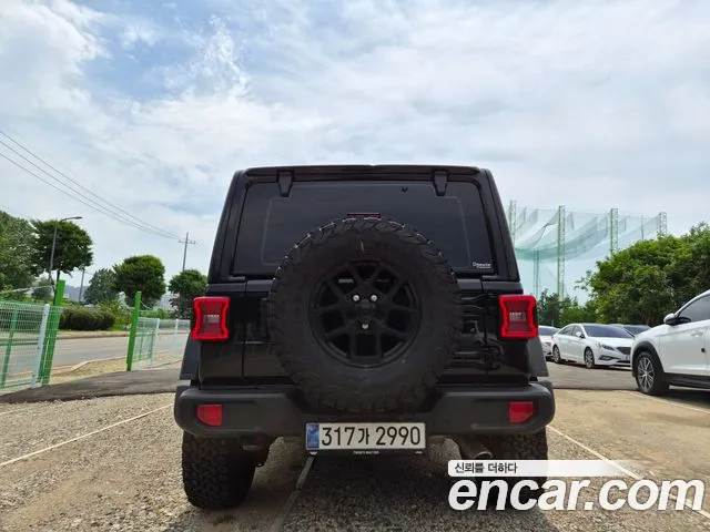 Jeep Wrangler — Фото автомобиля 4