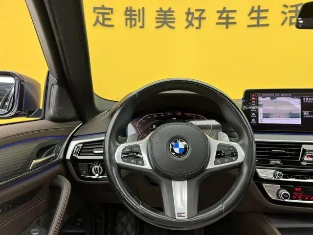 BMW 5 Series — Фото автомобиля 14