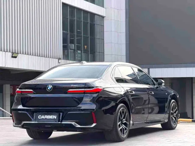 BMW 7 Series — Фото автомобиля 15