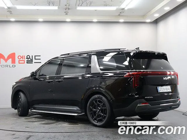 Kia Carnival Generation 4 — Фото автомобиля 4