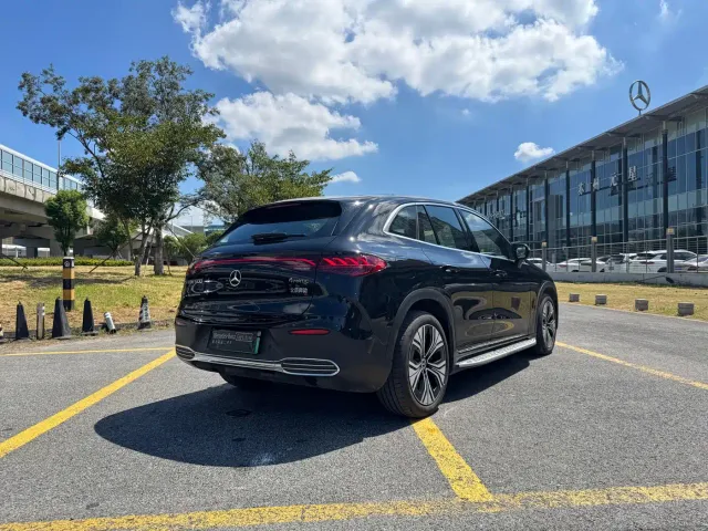 Mercedes-Benz EQE SUV — Фото автомобиля 20