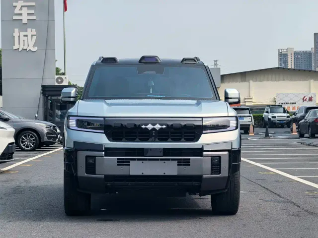 BYD FangChengBao Leopard 8 — Фото автомобиля 5