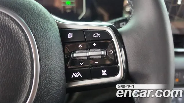 Kia Carnival Generation 4 — Фото автомобиля 16