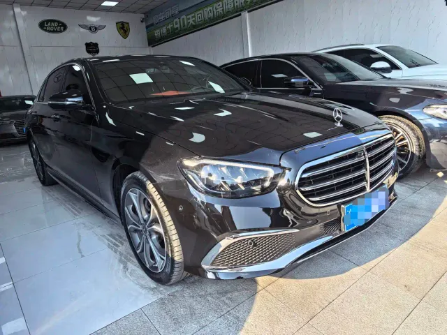 Mercedes-Benz E-Class — Фото автомобиля 12
