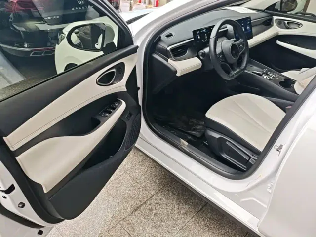 BYD Seal 05 DM-i — Фото автомобиля 15