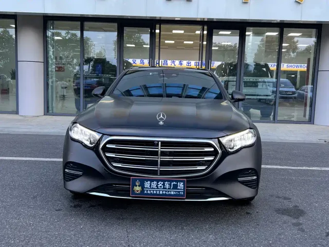 Фотография автомобиля — Mercedes-Benz E-Class