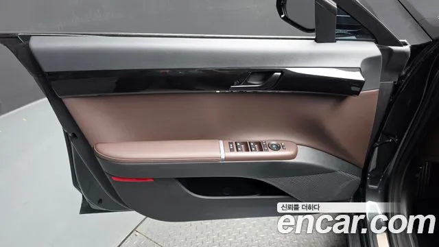 Hyundai Grandeur GN7 — Фото автомобиля 13