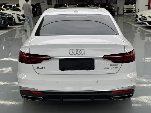 Audi A4L — Фото автомобиля 15