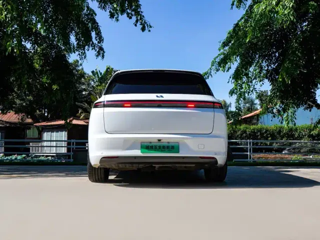 Li Auto L7 — Фото автомобиля 7