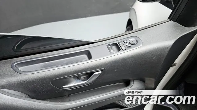 Hyundai Staria Staria 4WD Lounge 9 мест — Фото автомобиля 17