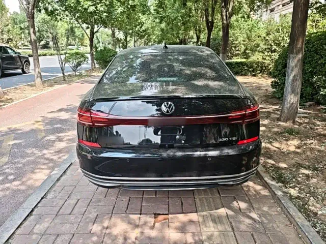 Volkswagen Passat — Фото автомобиля 5