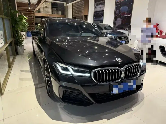 BMW 5 Series — Фото автомобиля 3
