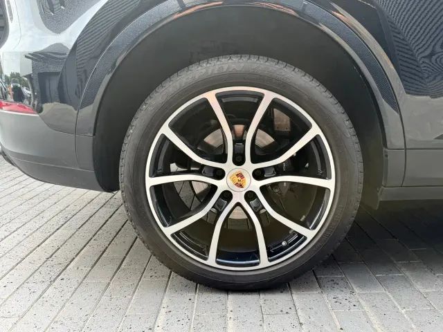 Porsche Cayenne — Фото автомобиля 9
